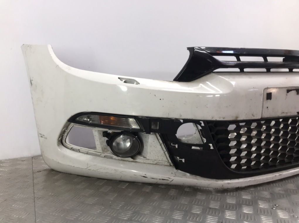 Бампер передний для Volkswagen Scirocco, 2009 г. 2.0 TDi дизель б/у — фото 2