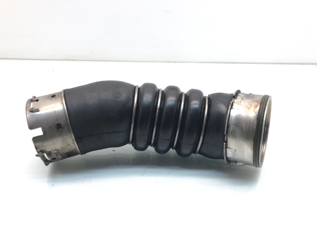 Патрубок интеркулера для BMW 1 E87/E81/E82/E88, 2007 г. 2.0 TD дизель б/у