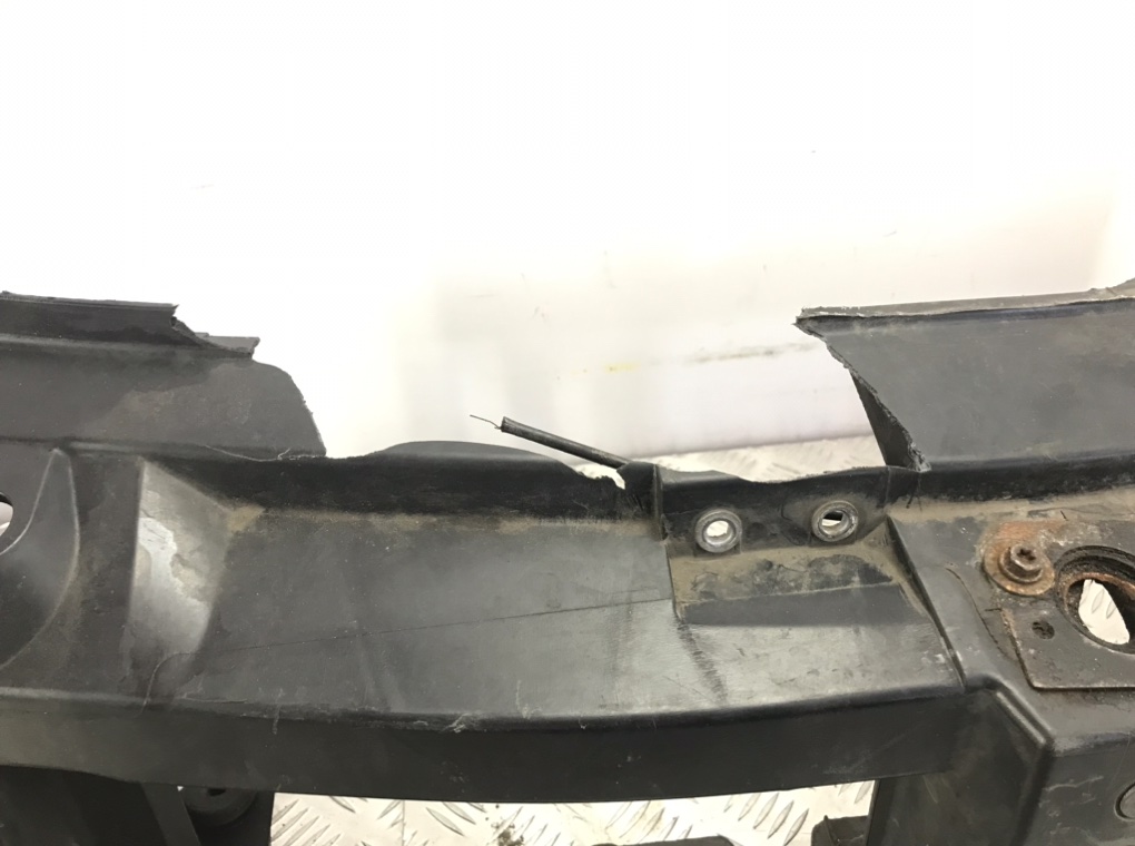 Панель передняя (телевизор) для Opel Vivaro, 2008 г. 2.0 CDTi дизель б/у — фото 4