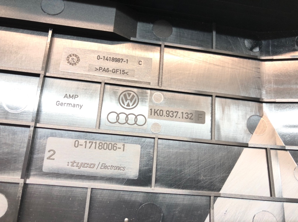 Блок предохранителей для Volkswagen Passat, 2007 г. 2.0 TDi дизель б/у — фото 10