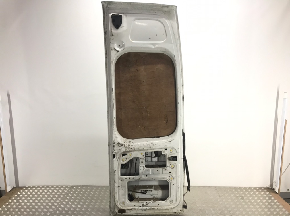 Дверь задняя распашная левая для Nissan Primastar, 2007 г. 2.0 DCi дизель б/у — фото 2