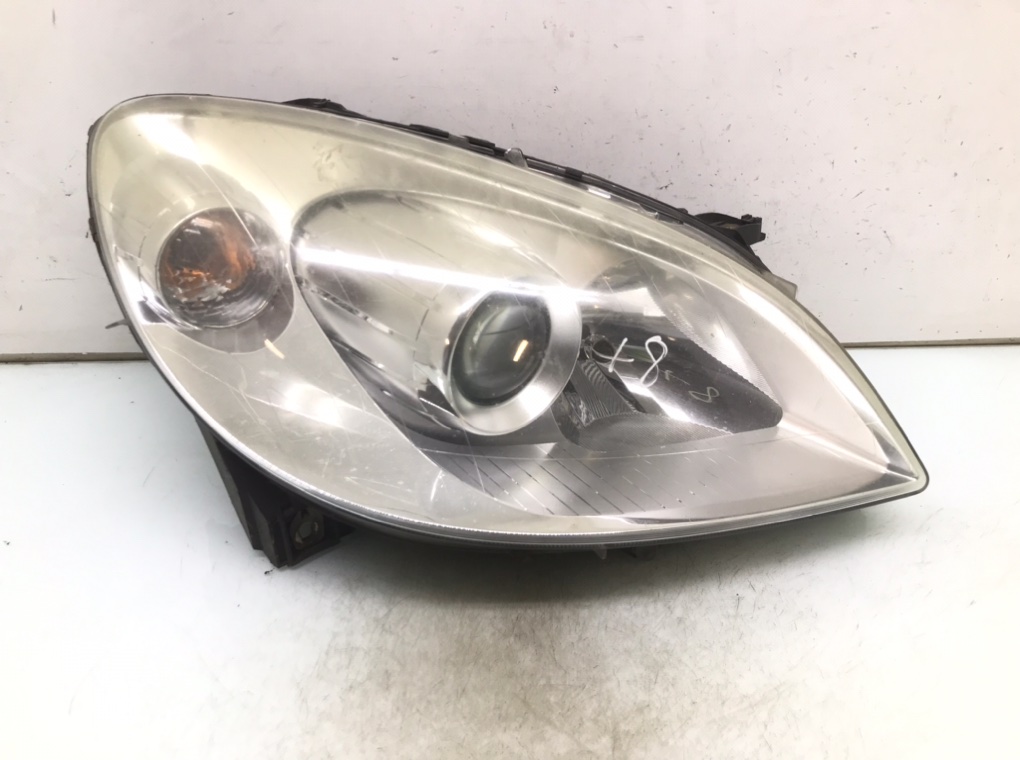 Фара правая для Mercedes B W245, 2006 г. 2.0 CDi дизель б/у