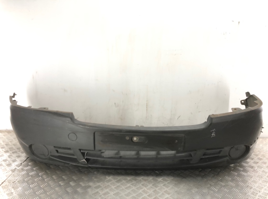 Бампер передний для Renault Trafic, 2008 г. 2.0 DCi дизель б/у