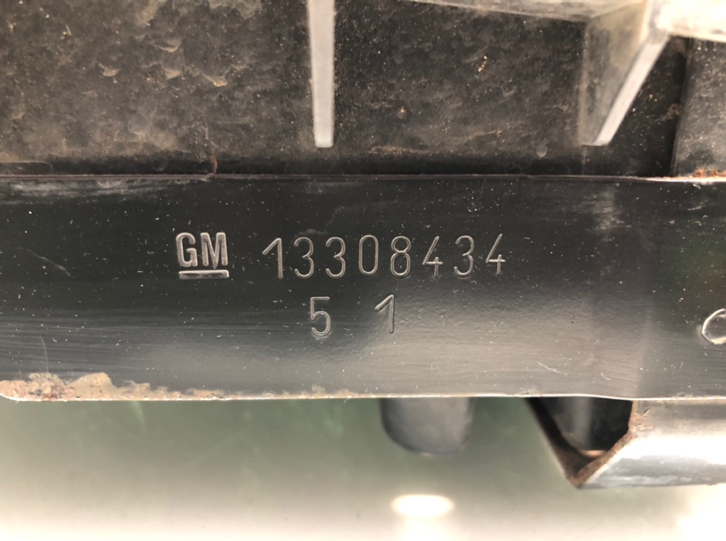 Полка аккумулятора для Opel Astra, 2011 г. 1.3 CDTi дизель б/у — фото 7
