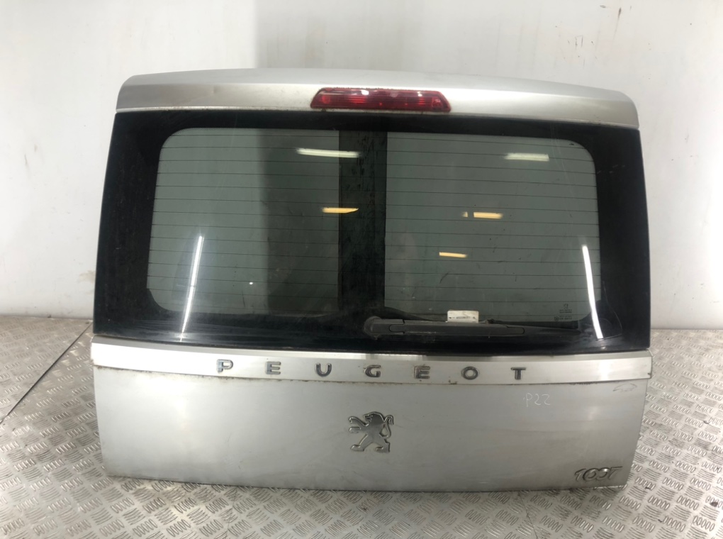 Крышка багажника для Peugeot 1007, 2008 г. 1.4 HDi дизель б/у