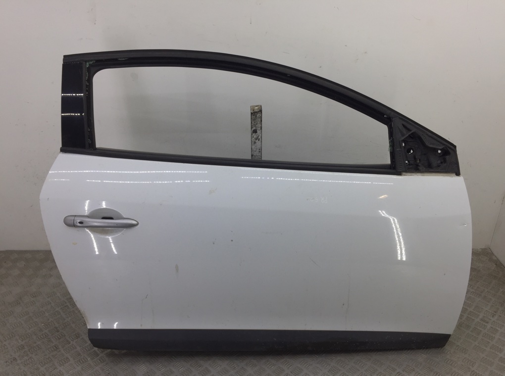 Дверь передняя правая для Renault Megane, 2009 г. 1.6 i бензин б/у