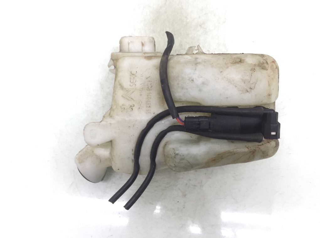 Бачок омывателя для Peugeot 207, 2007 г. 1.4 i бензин б/у — фото 4
