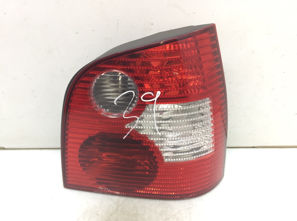 Фонарь задний правый для Volkswagen Polo, 2003 г. 1.9 TDi дизель б/у
