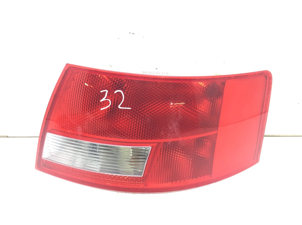 Фонарь задний правый для Audi A4, 2005 г. 2.4 i бензин б/у