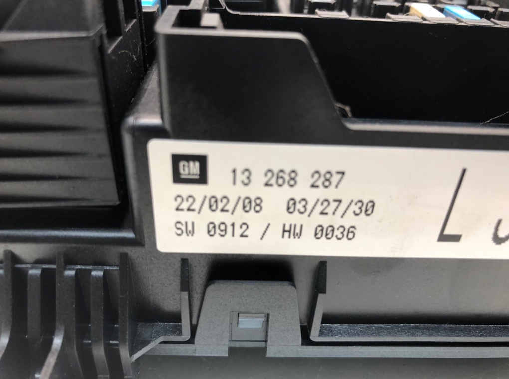 Блок предохранителей для Opel Zafira, 2008 г. 1.9 CDTi дизель б/у — фото 4