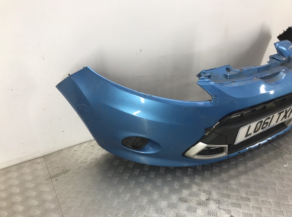 Бампер передний для Ford Fiesta, 2011 г. 1.4 i бензин б/у — фото 2