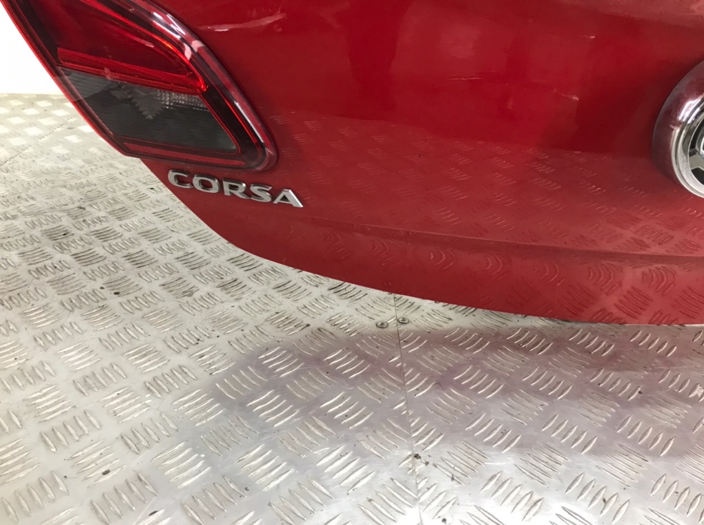 Крышка багажника для Opel Corsa, 2015 г. 1.2 i бензин б/у — фото 2