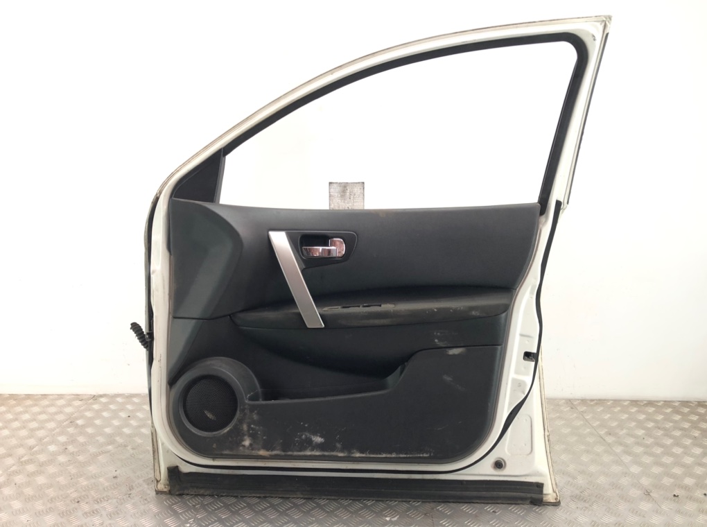 Дверь передняя правая для Nissan Qashqai+2, 2010 г. 2.0 DCi дизель б/у — фото 2