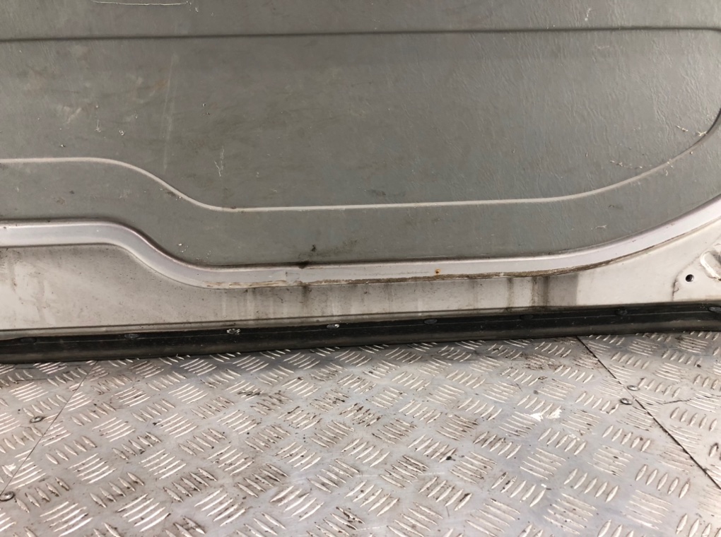 Дверь сдвижная левая для Opel Vivaro, 2002 г. 1.9 DTi дизель б/у — фото 10