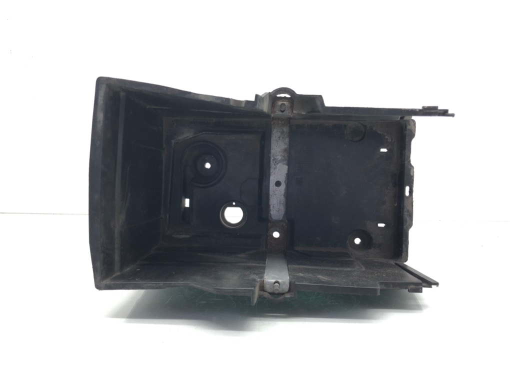 Полка аккумулятора для Ford Focus, 2008 г. 1.6 TDCi дизель б/у