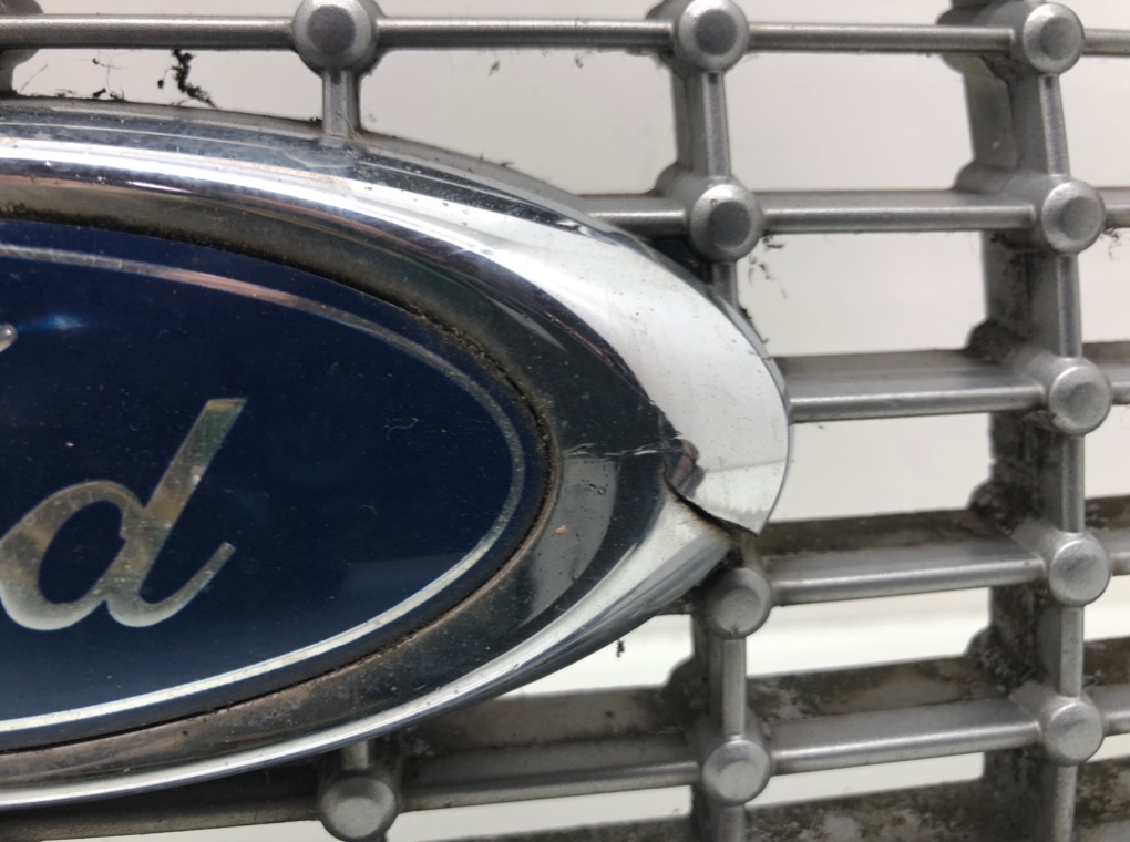 Решетка радиатора для Ford Mondeo, 2010 г. 2.0 TDCi дизель б/у — фото 3