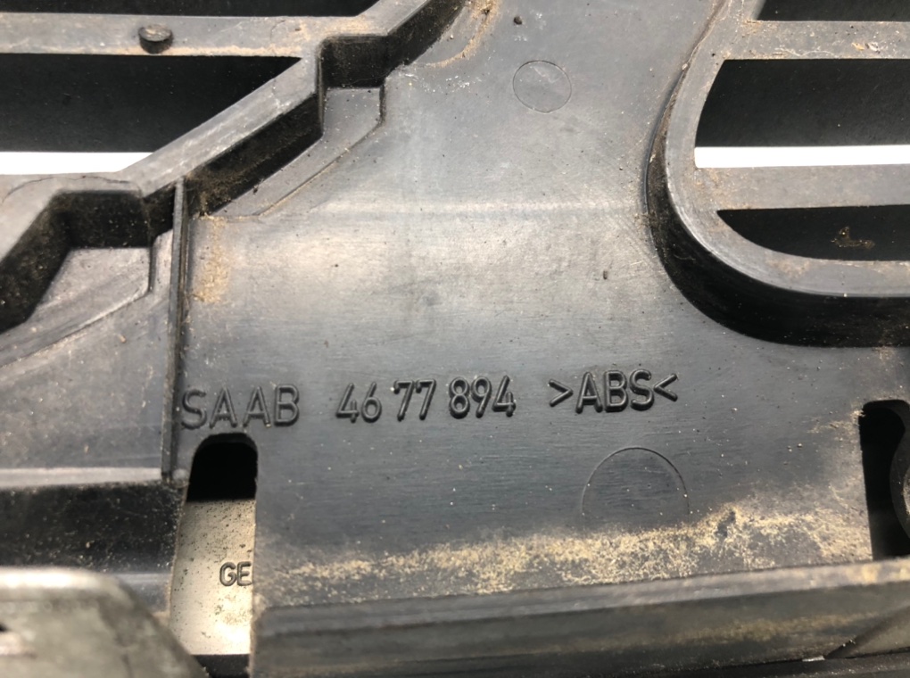 Решетка радиатора для Saab 9-3, 2001 г. 2.2 TiD дизель б/у — фото 4
