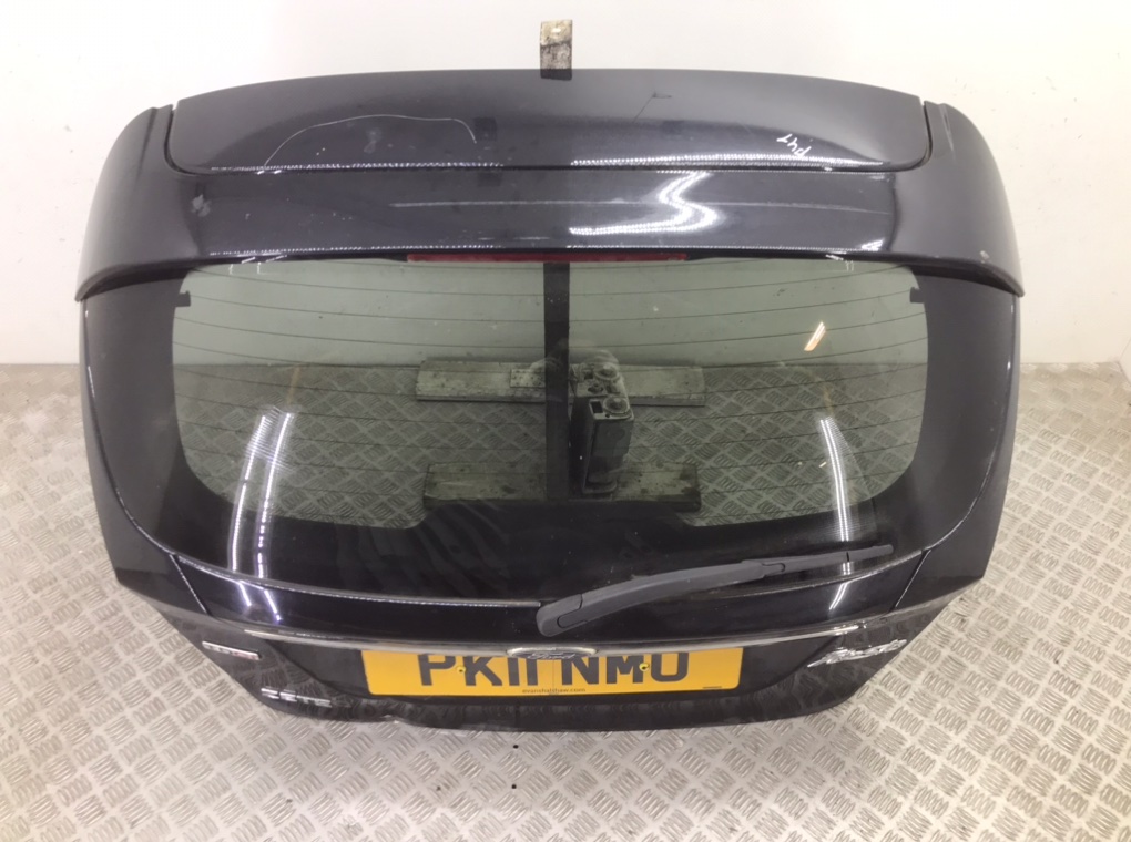 Крышка багажника для Ford Fiesta, 2011 г. 1.4 TDCi дизель б/у — фото 2