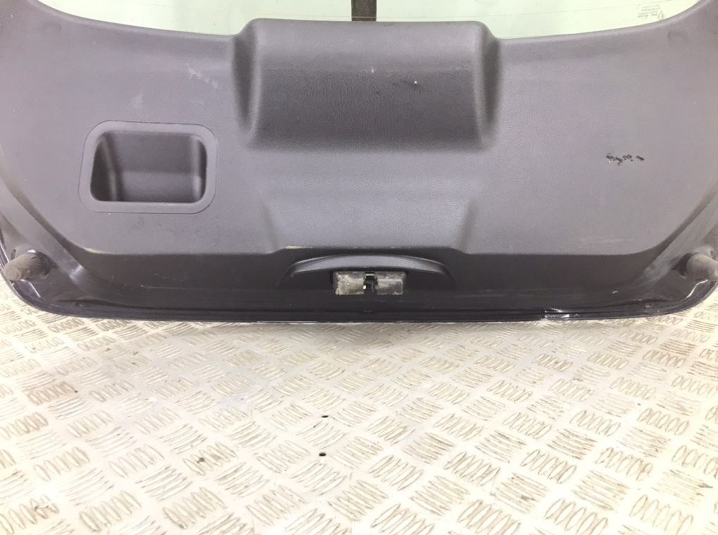 Крышка багажника для Ford Fiesta, 2011 г. 1.4 TDCi дизель б/у — фото 4