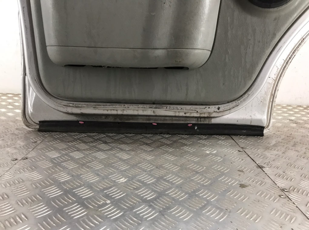 Дверь передняя левая для Opel Vivaro, 2005 г. 1.9 DTi дизель б/у — фото 4