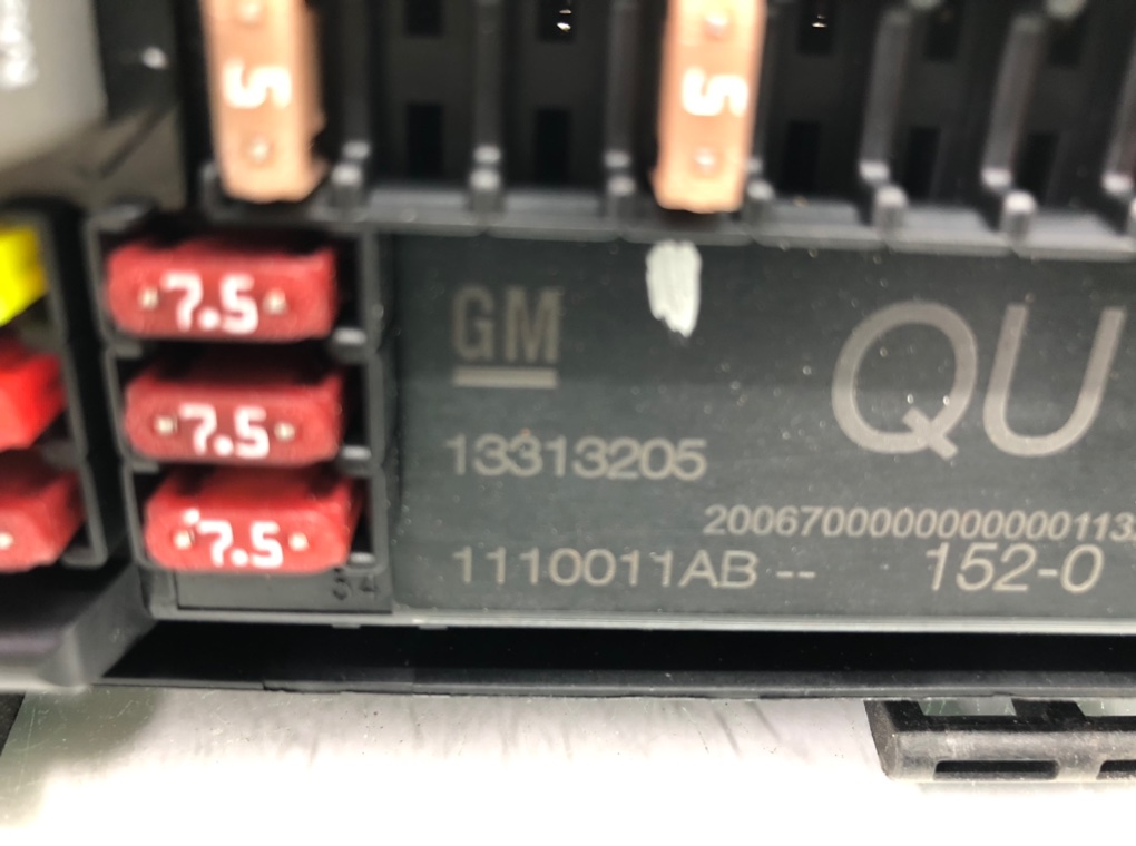 Блок предохранителей для Opel Astra, 2010 г. 1.3 CDTi дизель б/у — фото 5