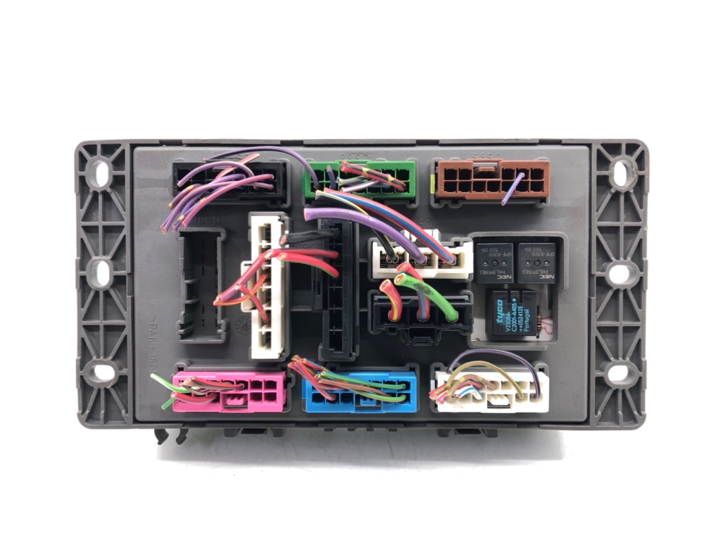 Блок предохранителей для Mini One, 2005 г. 1.4 TD дизель б/у — фото 2