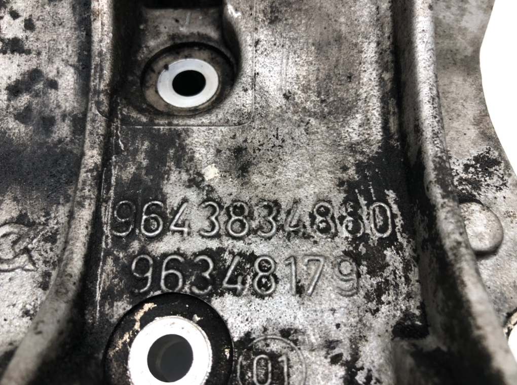 Кронштейн генератора для Peugeot 406, 2002 г. 2.2 HDi дизель б/у — фото 7