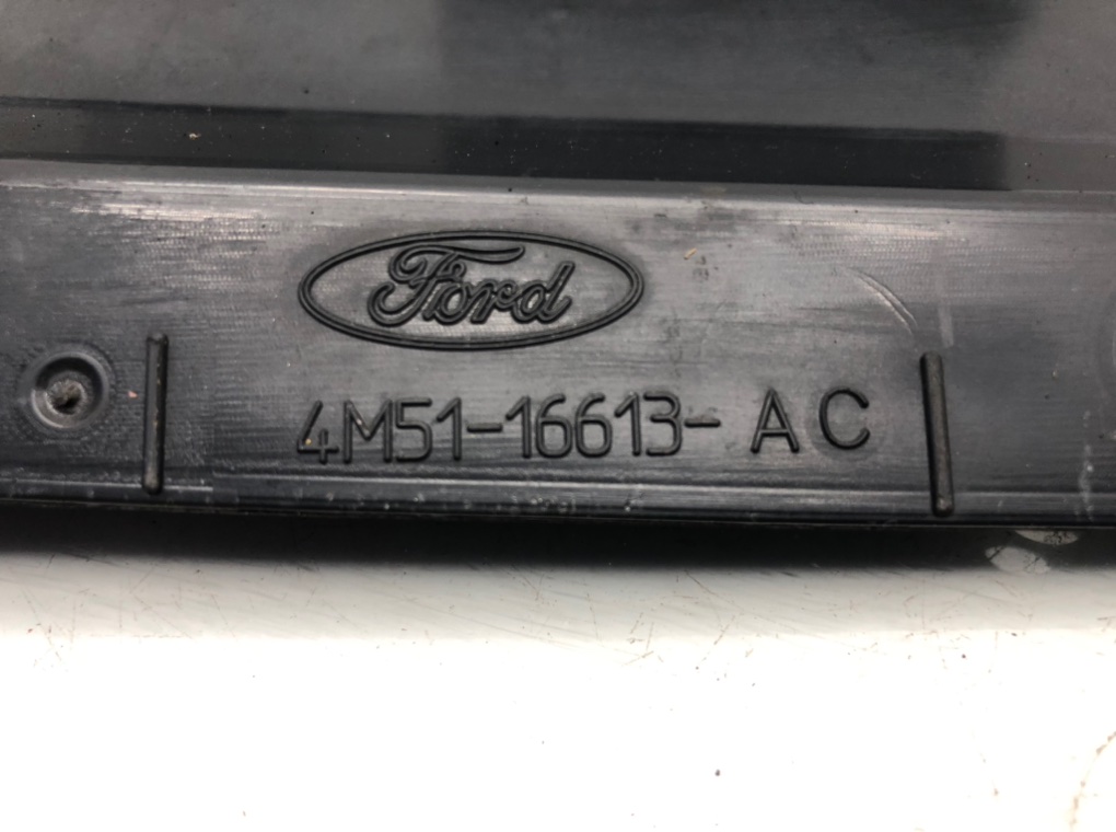 Накладка декоративная для Ford Focus, 2005 г. 1.6 Ti бензин б/у — фото 4