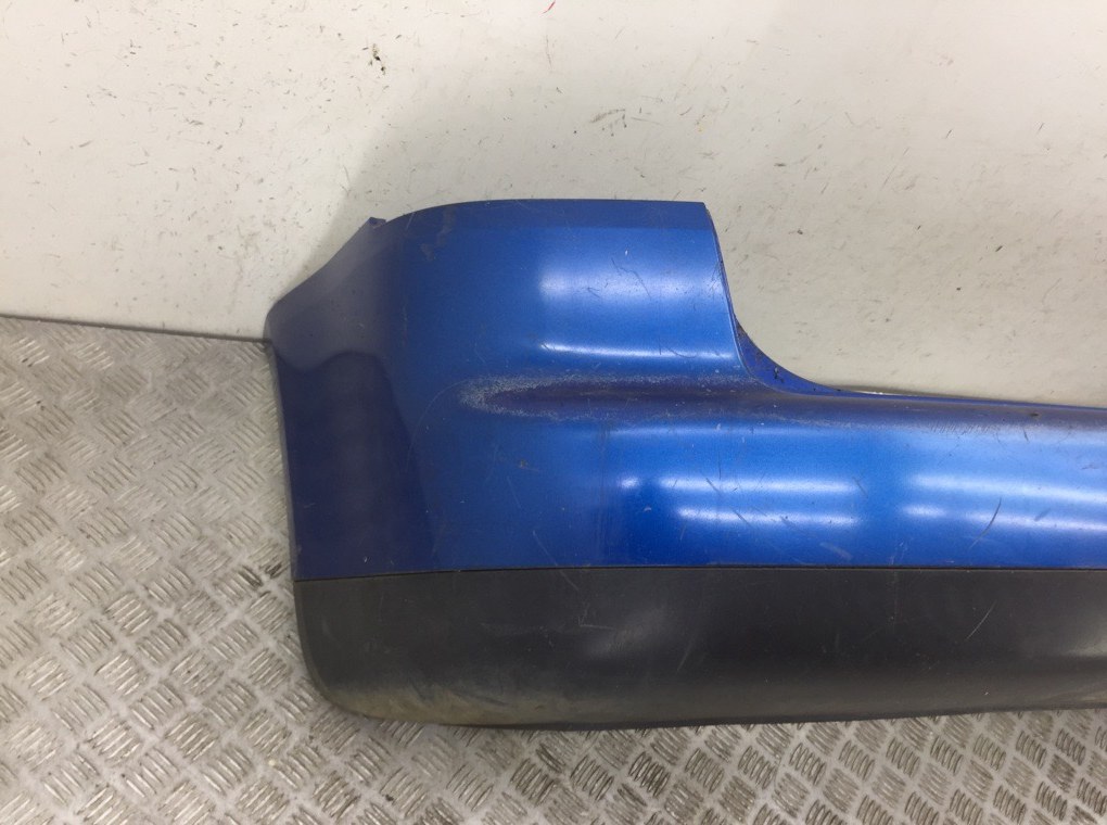 Бампер задний для Volkswagen Touran, 2004 г. 1.9 TDi дизель б/у — фото 2