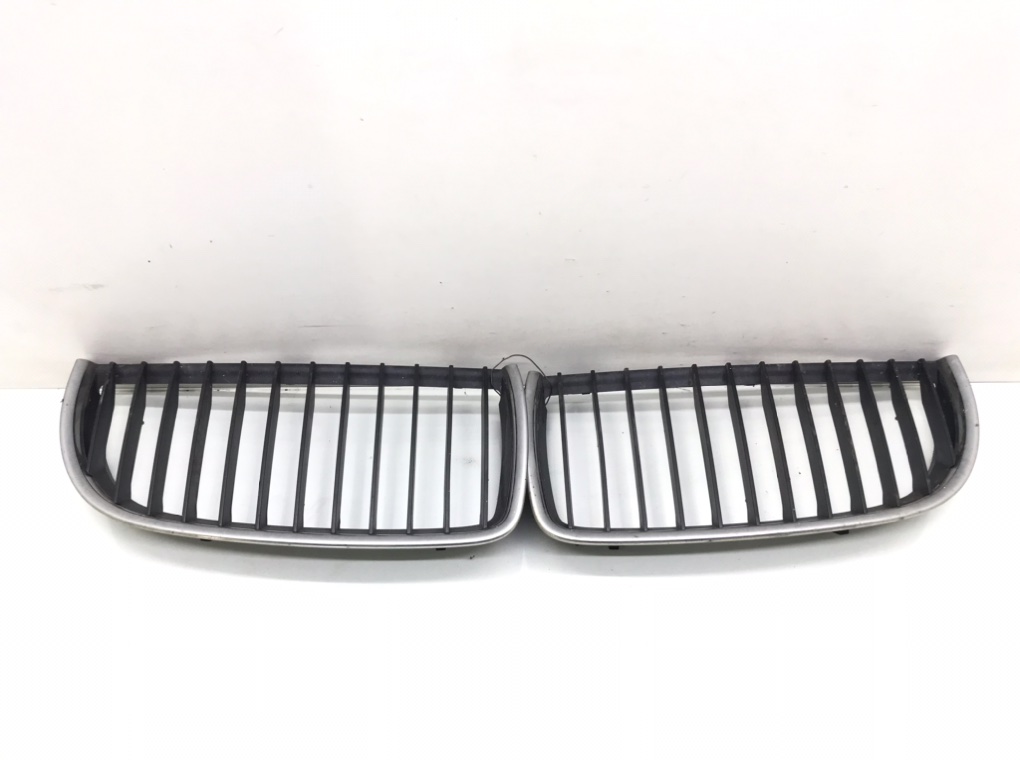 Решетка радиатора для BMW 3 E90/E91/E92/E93, 2006 г. 2.0 TD дизель б/у