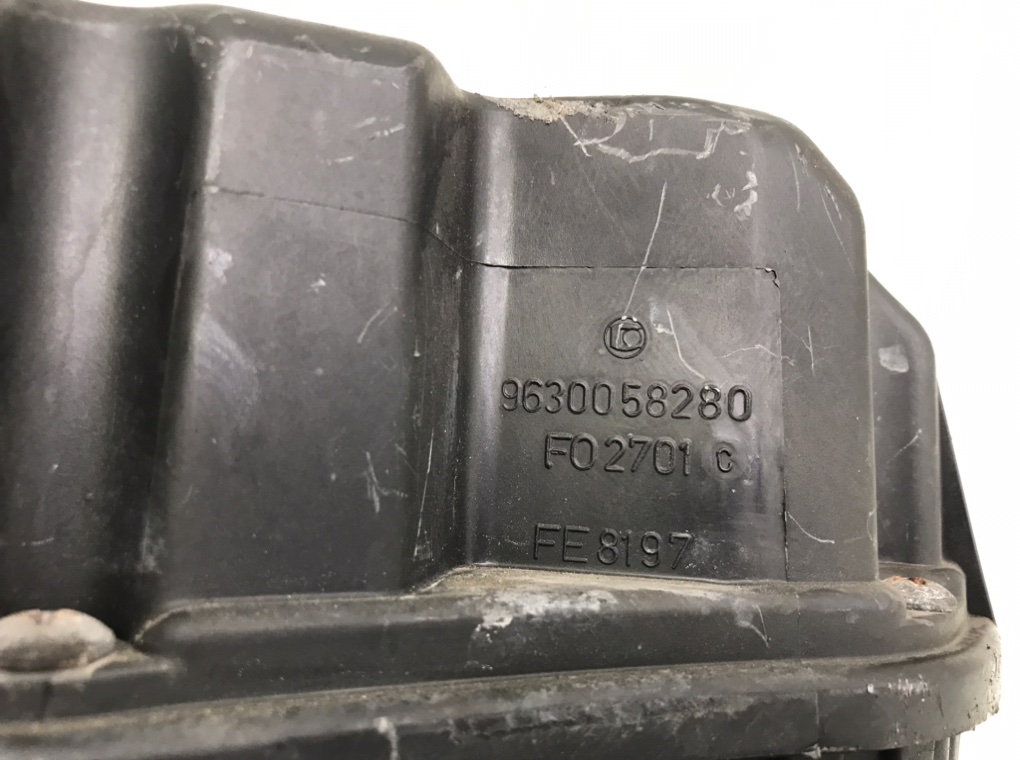 Корпус воздушного фильтра для Peugeot 306, 1999 г. 1.4 i бензин б/у — фото 6