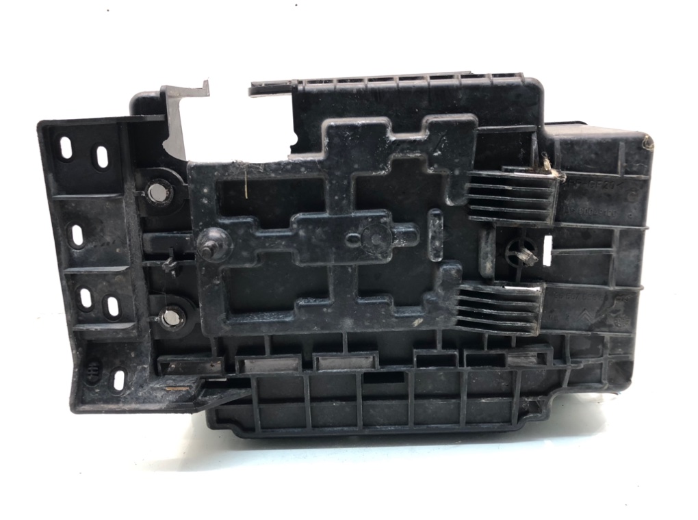 Полка аккумулятора для Citroen C3, 2009 г. 1.4 HDi дизель б/у — фото 2