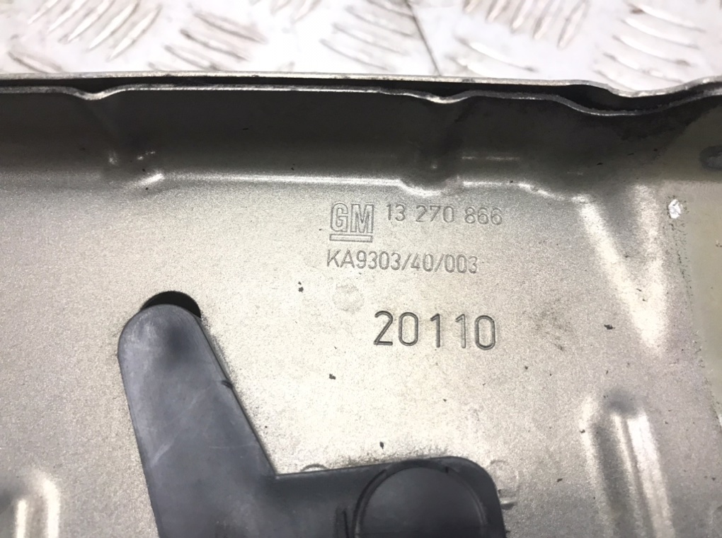 Планка под капот для Opel Meriva, 2010 г. 1.7 CDTi дизель б/у — фото 4
