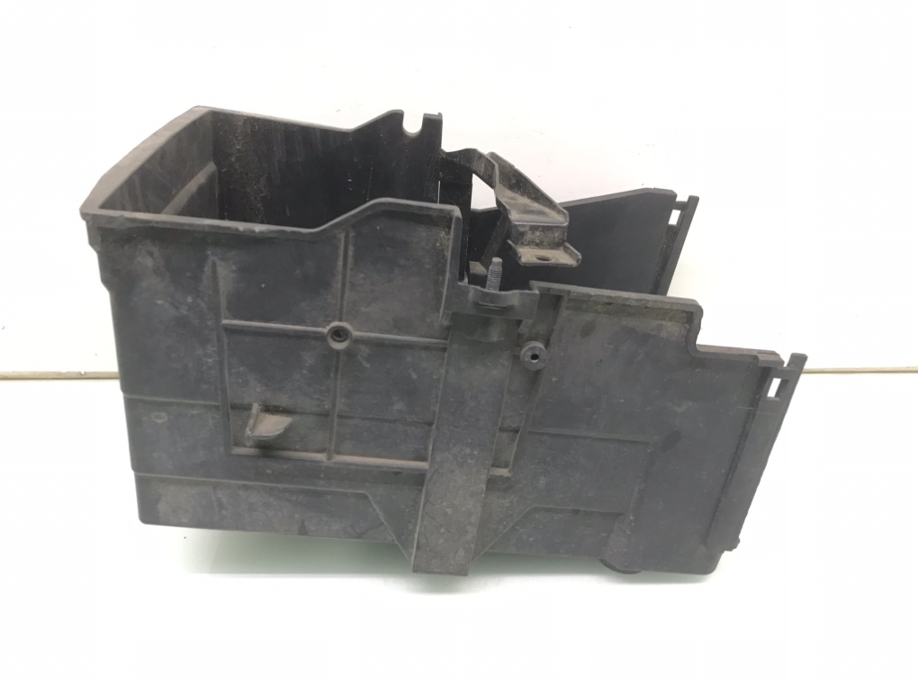 Полка аккумулятора для Ford Focus, 2006 г. 1.8 TDCi дизель б/у