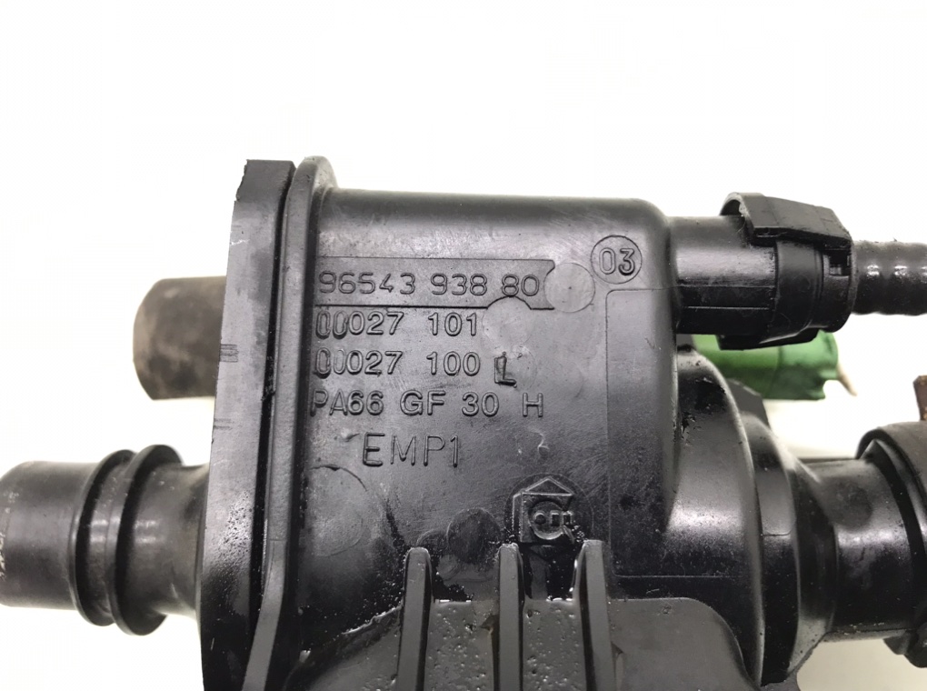 Корпус термостата для Ford Fiesta, 2005 г. 1.4 TDCi дизель б/у — фото 3