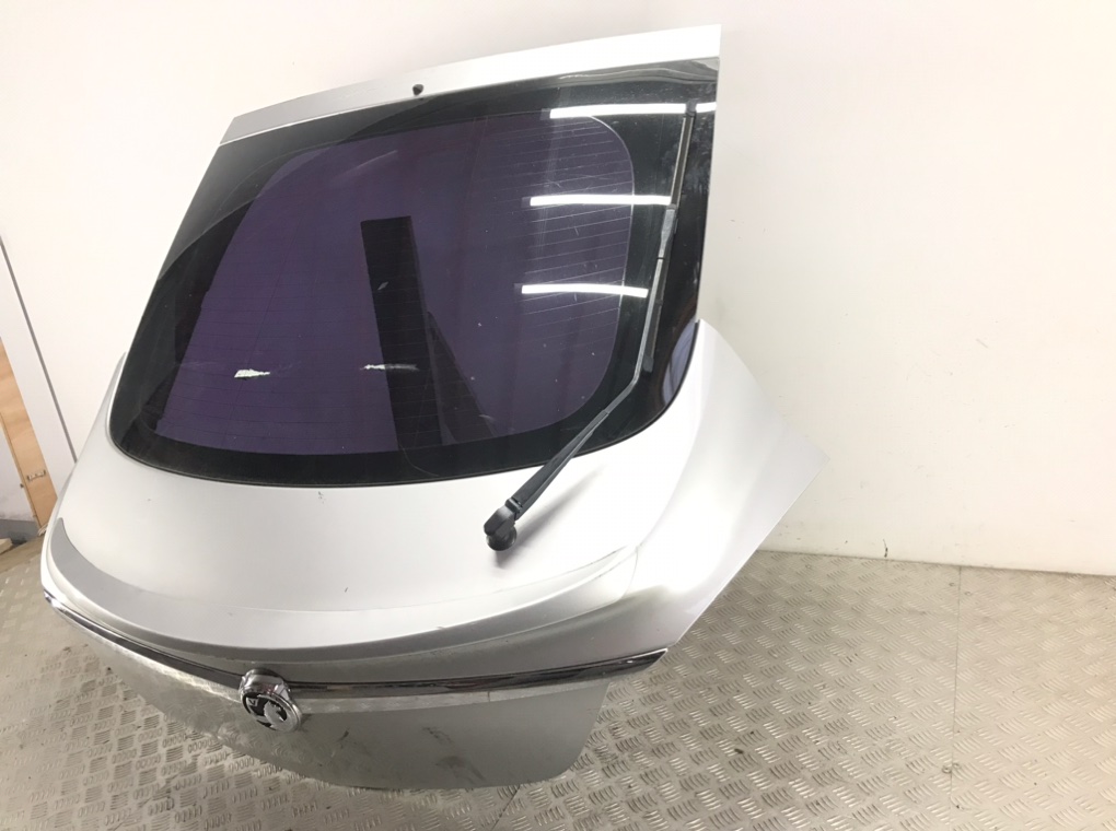 Крышка багажника для Opel Insignia, 2011 г. 2.0 CDTi дизель б/у — фото 2