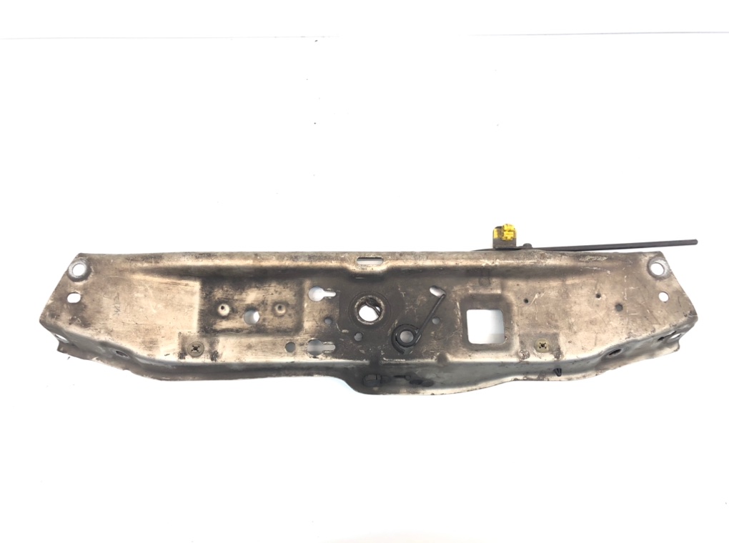 Планка под капот для Opel Zafira, 2007 г. 1.9 CDTi дизель б/у