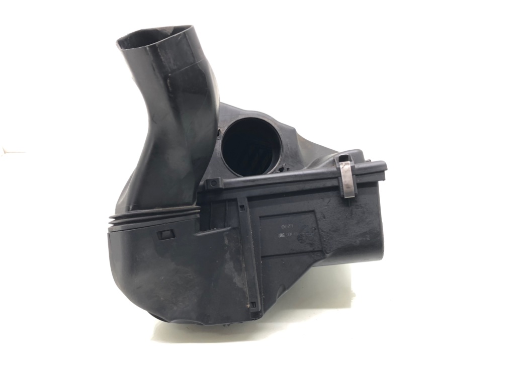 Корпус воздушного фильтра для BMW 1 E87/E81/E82/E88, 2007 г. 2.0 TD дизель б/у — фото 2