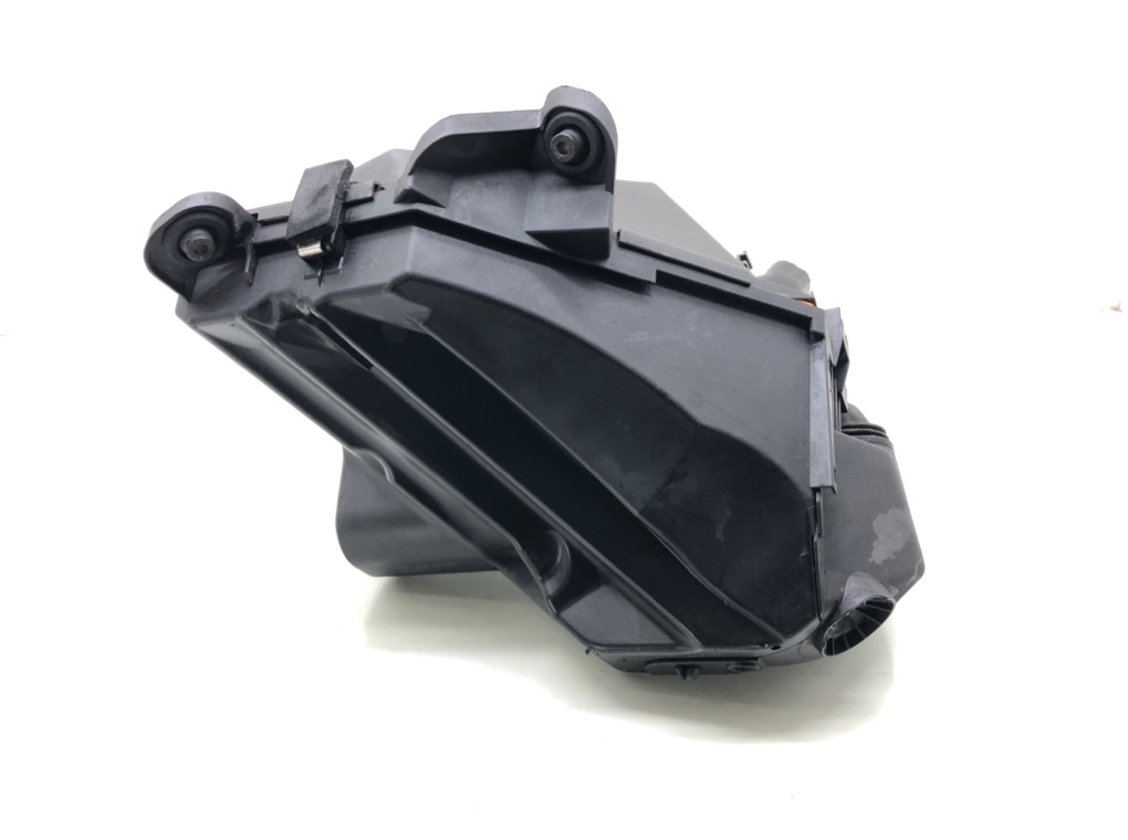 Корпус воздушного фильтра для BMW 1 E87/E81/E82/E88, 2007 г. 2.0 TD дизель б/у — фото 4