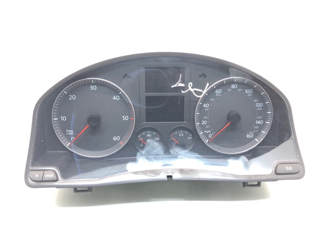 Щиток приборов (приборная панель) для Volkswagen Golf, 2004 г. 1.9 TDi дизель б/у