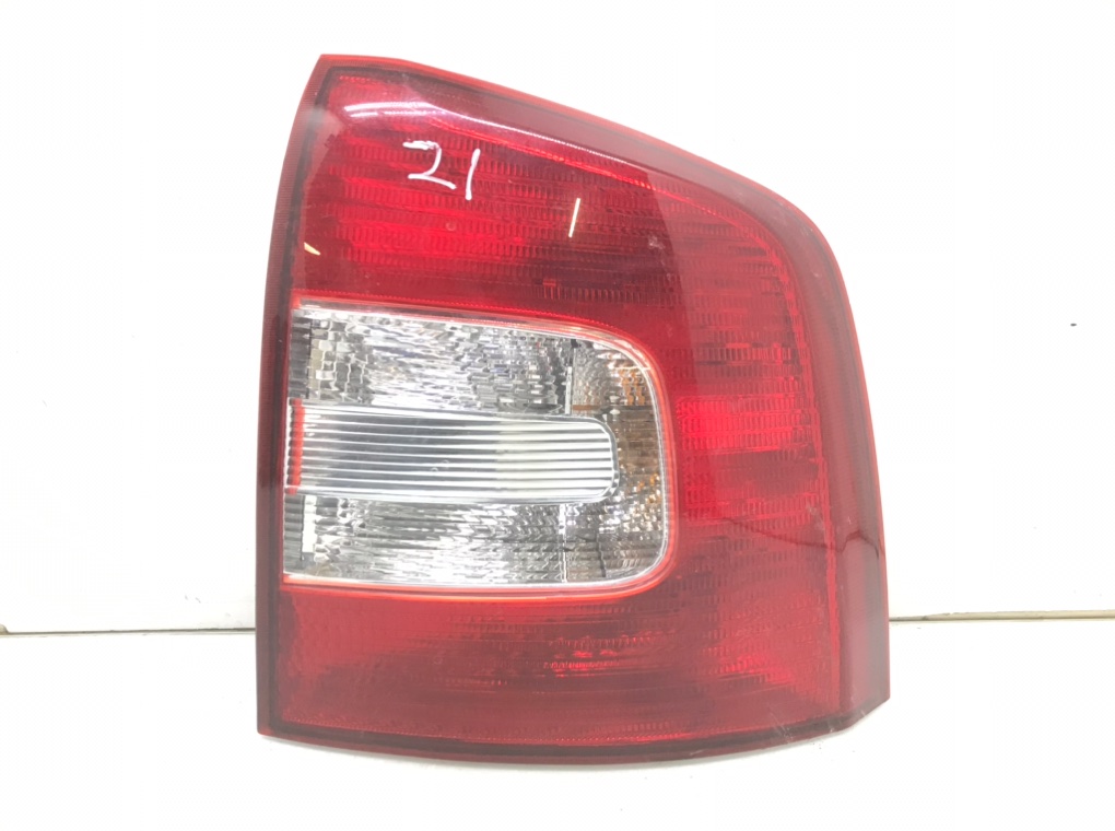 Фонарь задний правый для Skoda Octavia, 2009 г. 1.9 TDi дизель б/у
