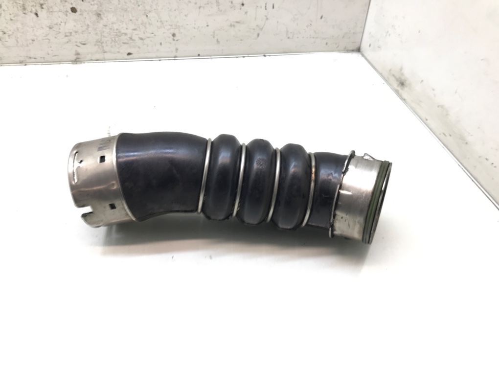 Патрубок интеркулера для BMW 1 E87/E81/E82/E88, 2007 г. 2.0 TD дизель б/у