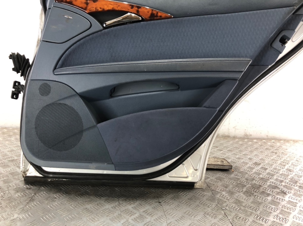 Дверь задняя правая для Mercedes E W211, 2003 г. 2.7 CDi дизель б/у — фото 3