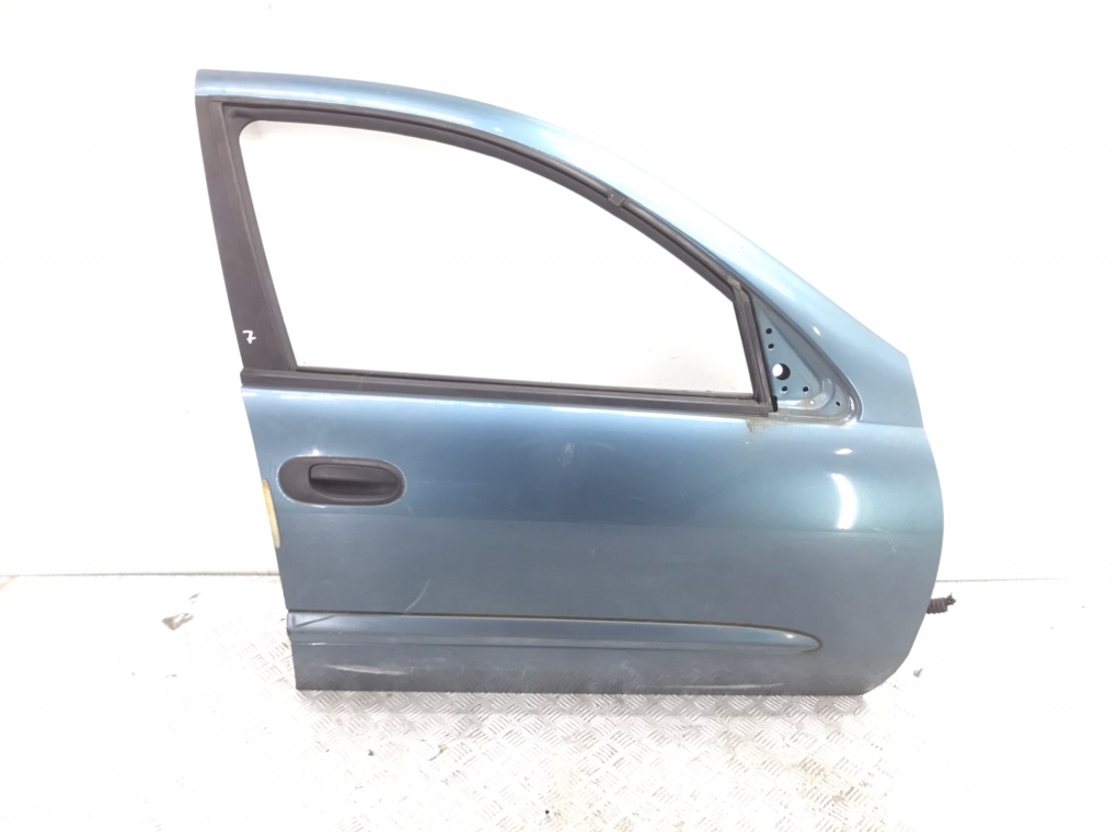 Дверь передняя правая для Nissan Almera, 2003 г. 1.5 i бензин б/у
