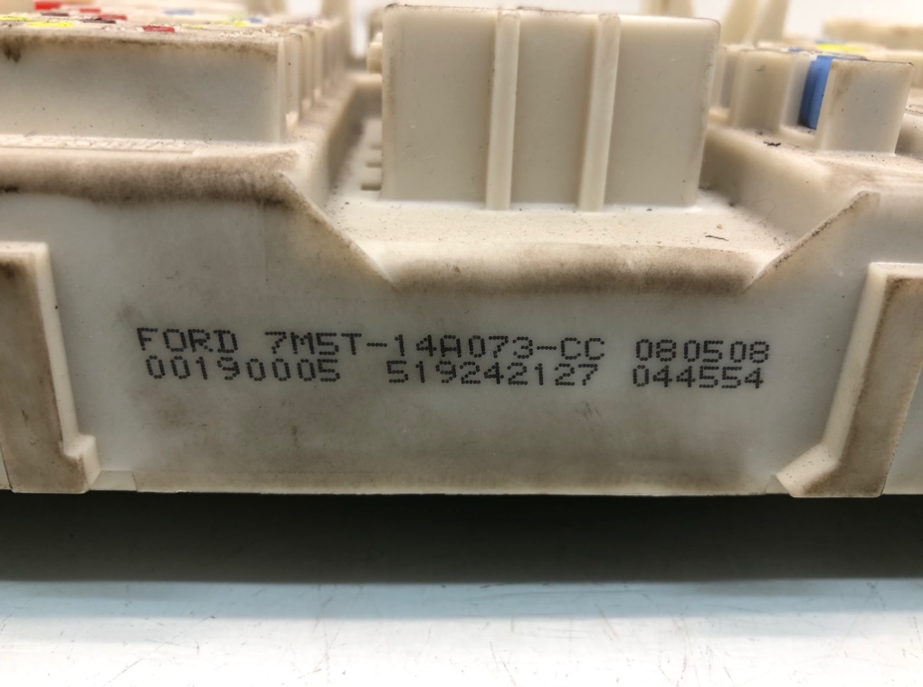 Блок предохранителей для Ford C-Max, 2008 г. 1.6 TDCi дизель б/у — фото 4