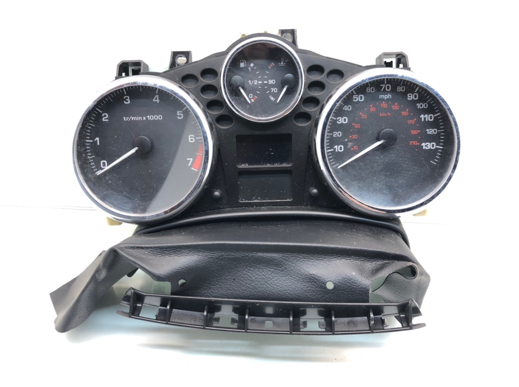 Щиток приборов (приборная панель) для Peugeot 207, 2006 г. 1.4 i бензин б/у