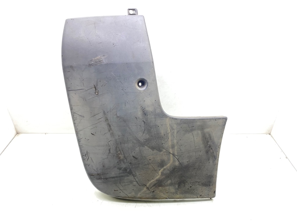 Клык бампера задний правый для Nissan Primastar, 2005 г. 1.9 DCi дизель б/у
