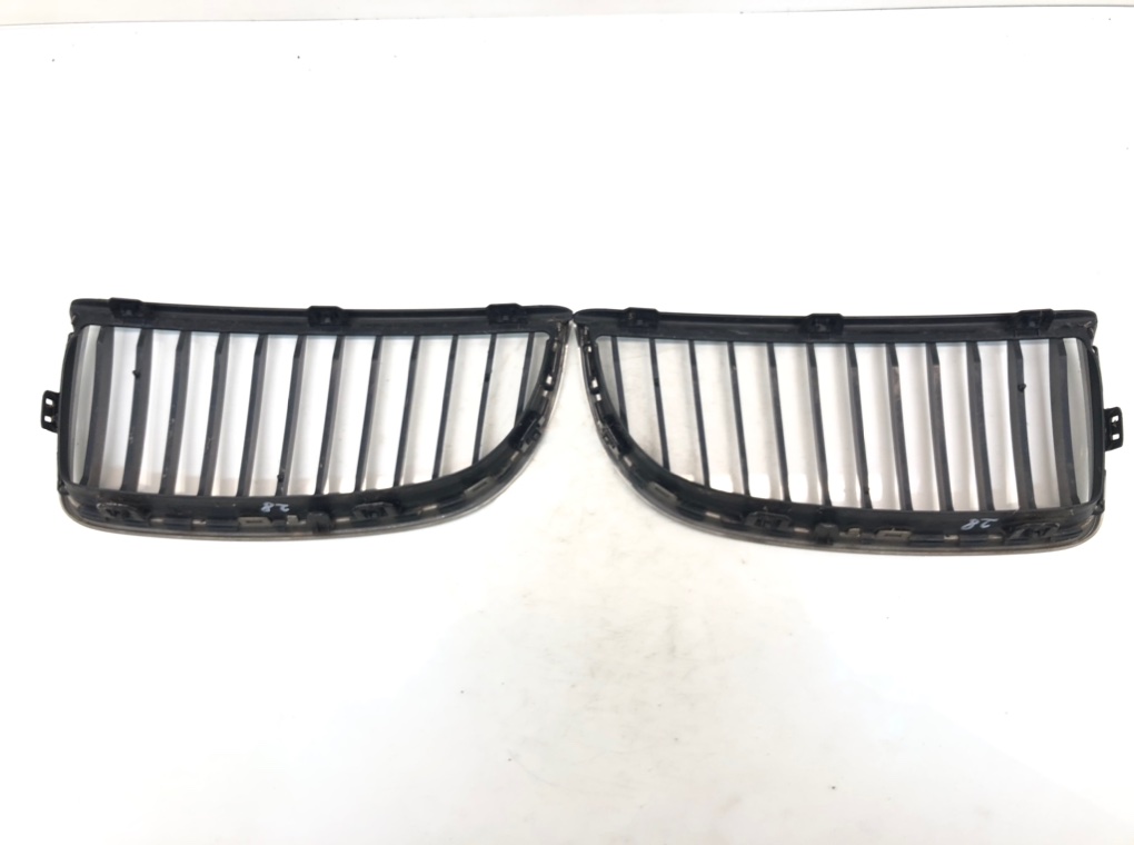 Решетка радиатора для BMW 3 E90/E91/E92/E93, 2006 г. 2.0 i бензин б/у — фото 2
