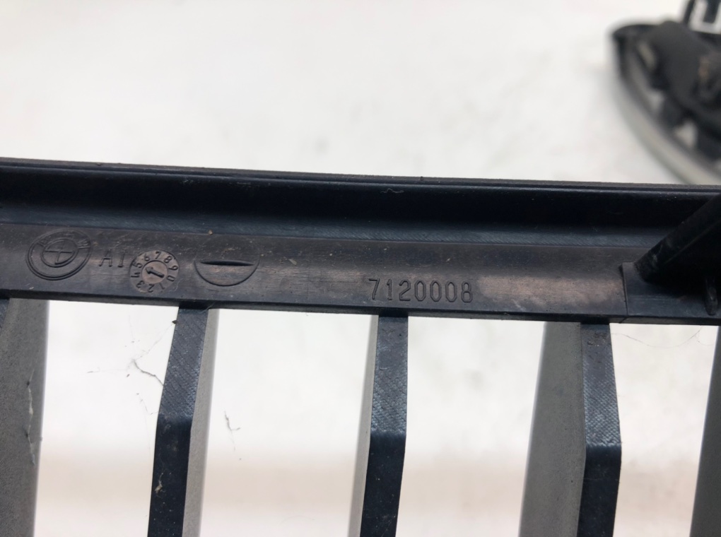Решетка радиатора для BMW 3 E90/E91/E92/E93, 2006 г. 2.0 i бензин б/у — фото 4
