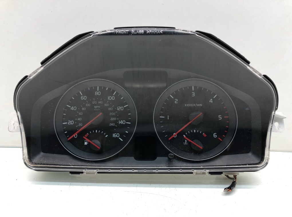 Щиток приборов (приборная панель) для Volvo C70, 2009 г. 2.0 TD дизель б/у